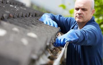 cleaning and inspecting Ashbocking roofs